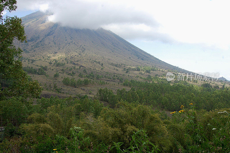Inerie Volcano, Flores -印度尼西亚